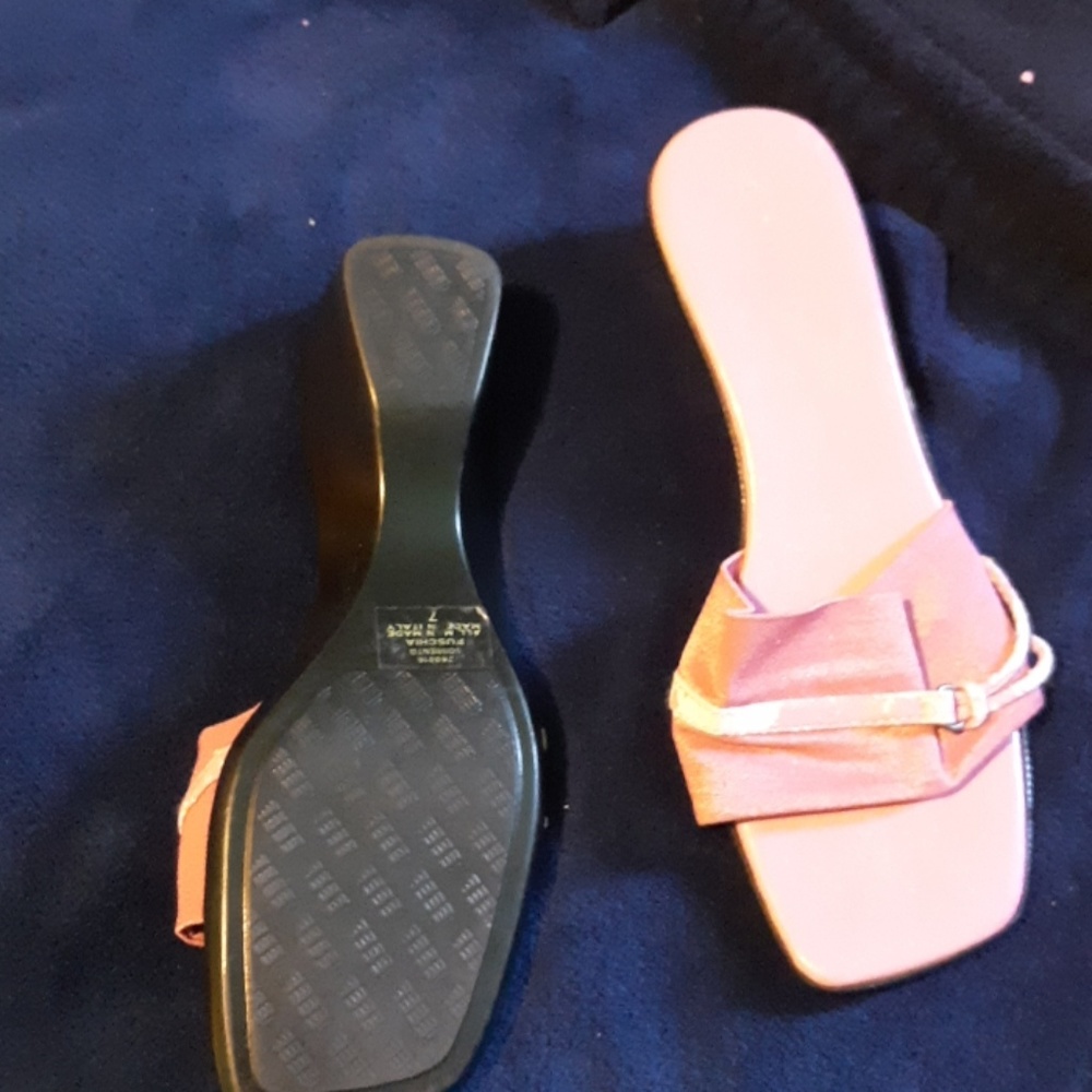 Pink sandals - Picture 2 of 2